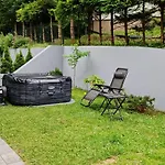 Na Lesnym Wzgorzu * Rusinowo (Slawno)