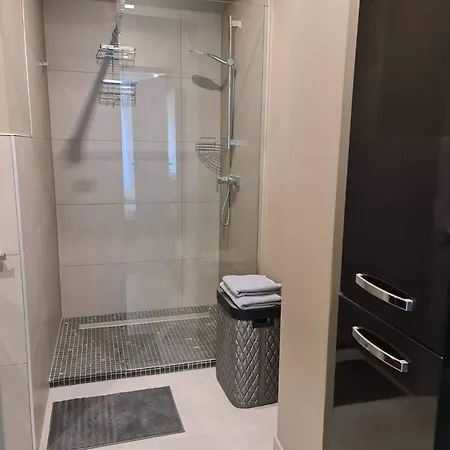 Na Lesnym Wzgorzu * Rusinowo (Slawno)