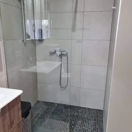 Na Lesnym Wzgorzu * Rusinowo (Slawno)