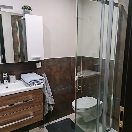 Na Lesnym Wzgorzu * Rusinowo (Slawno)