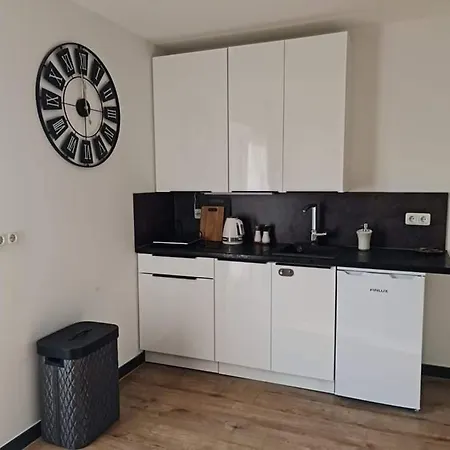 Na Lesnym Wzgorzu * Rusinowo (Slawno)